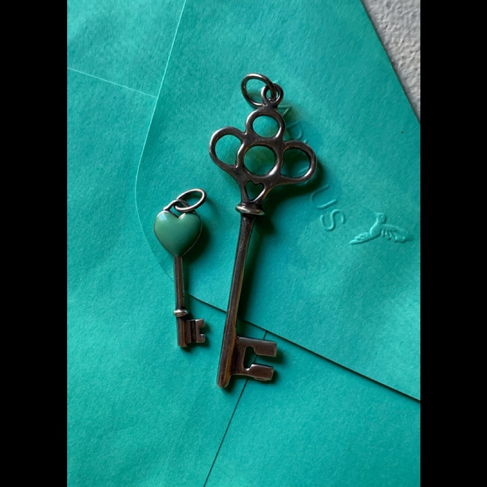 Tiffany’s heart key pendant